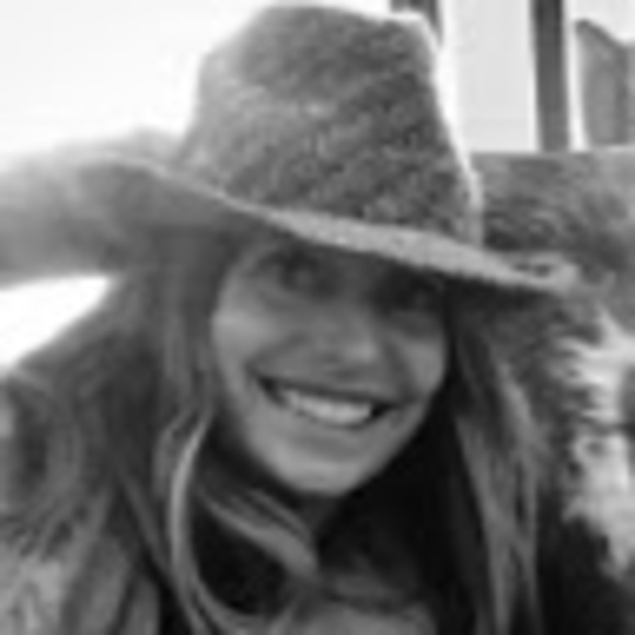 Meet your Posher, Jessica - Picture 1 of 1